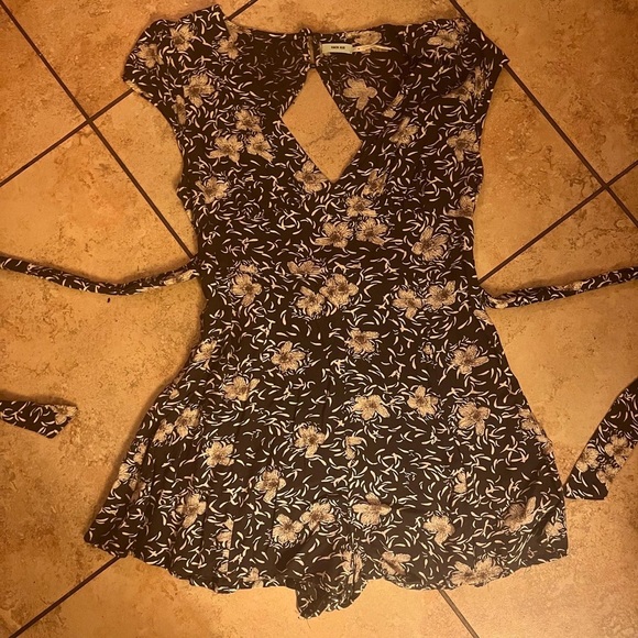 Urban Outfitters Kimchi Blue Romper - Picture 4 of 9